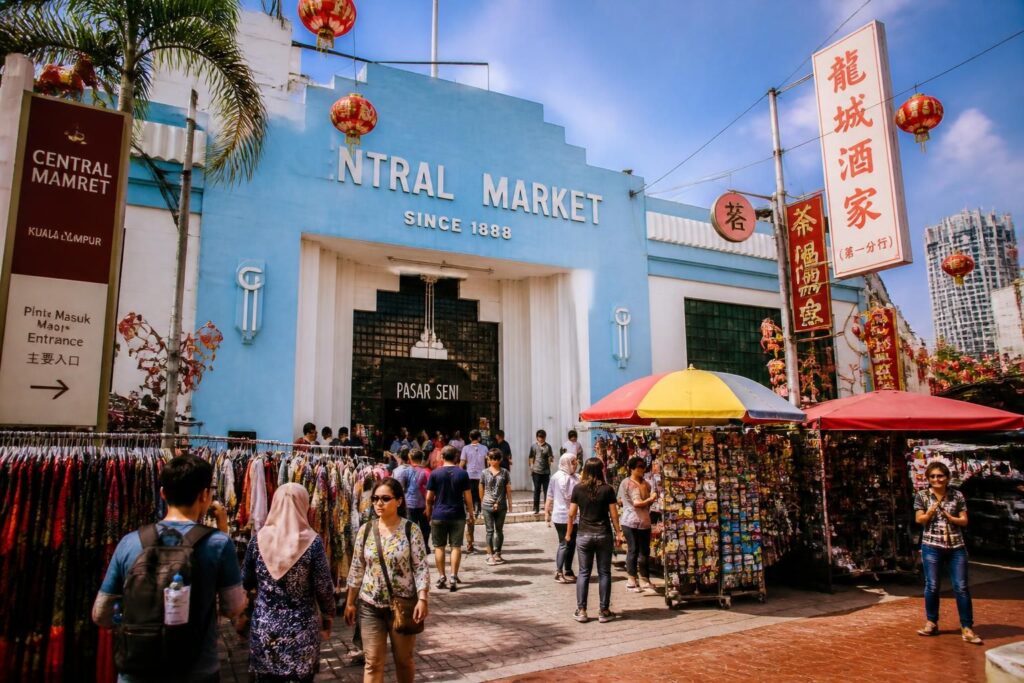 découvrez central market à chinatown, kuala lumpur : un lieu emblématique alliant shopping unique, artisanat local et richesses culturelles pour une expérience inoubliable.